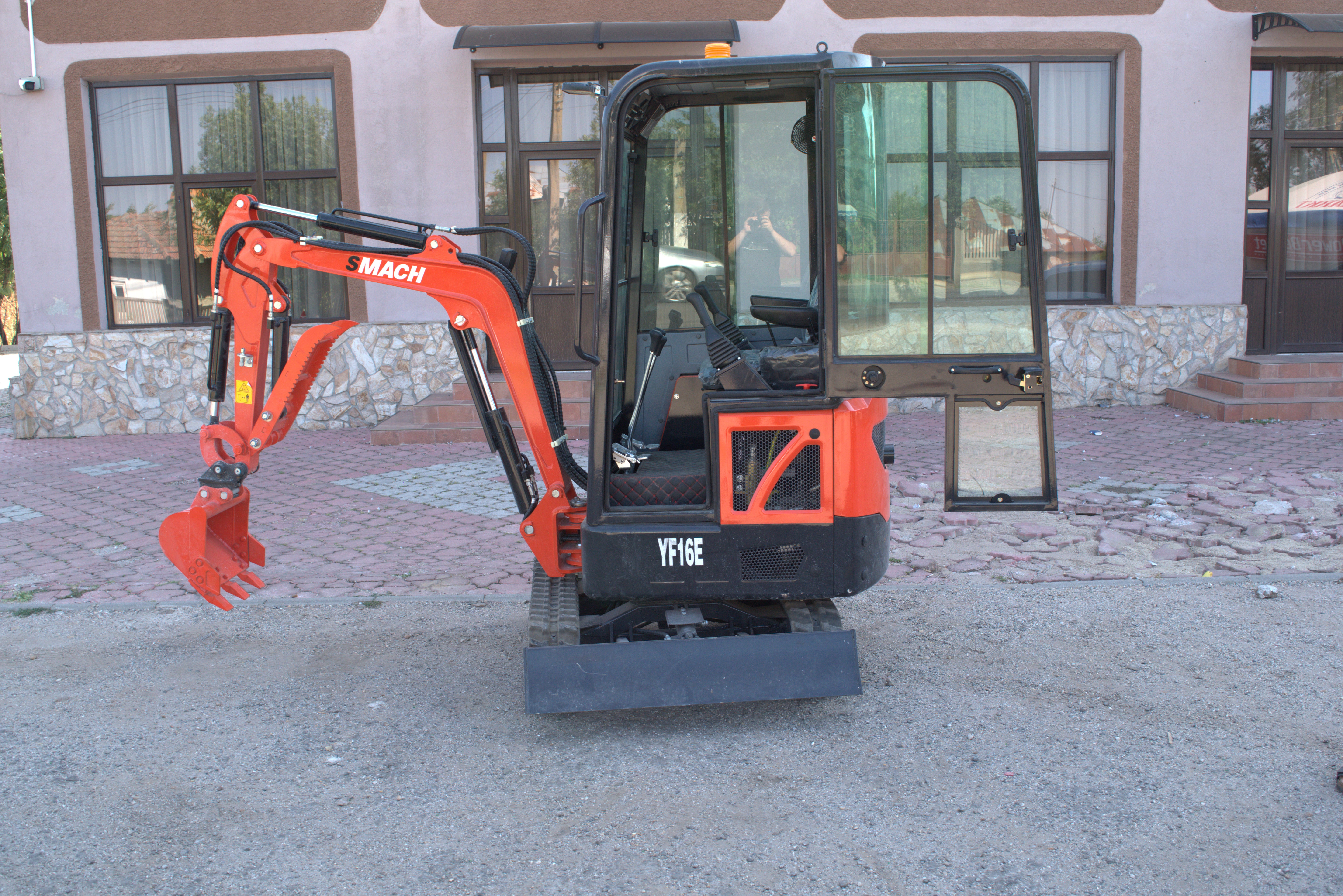 Miniexcavator SMACH YF16E - 0