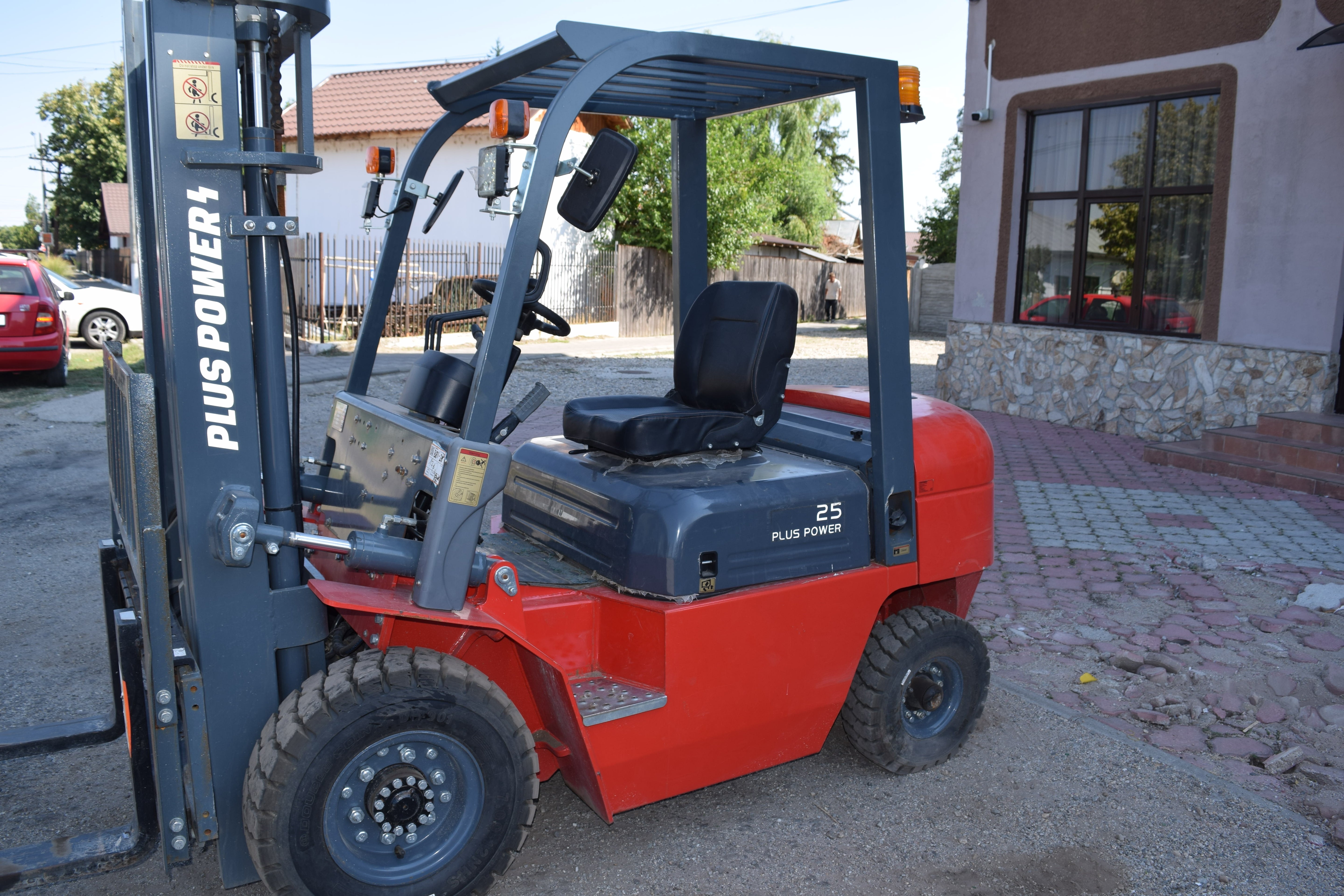 Stivuitor PLUS POWER 25